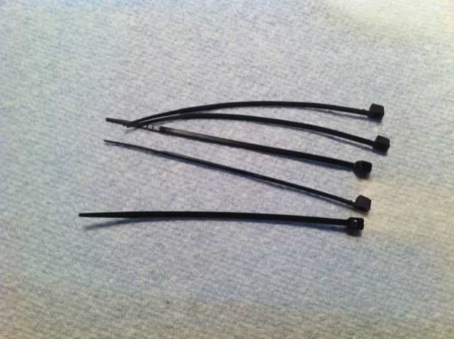 Cable ties small